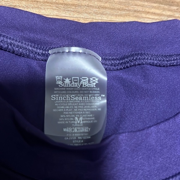 Aritzia  smooth willow T - Picture 3 of 3